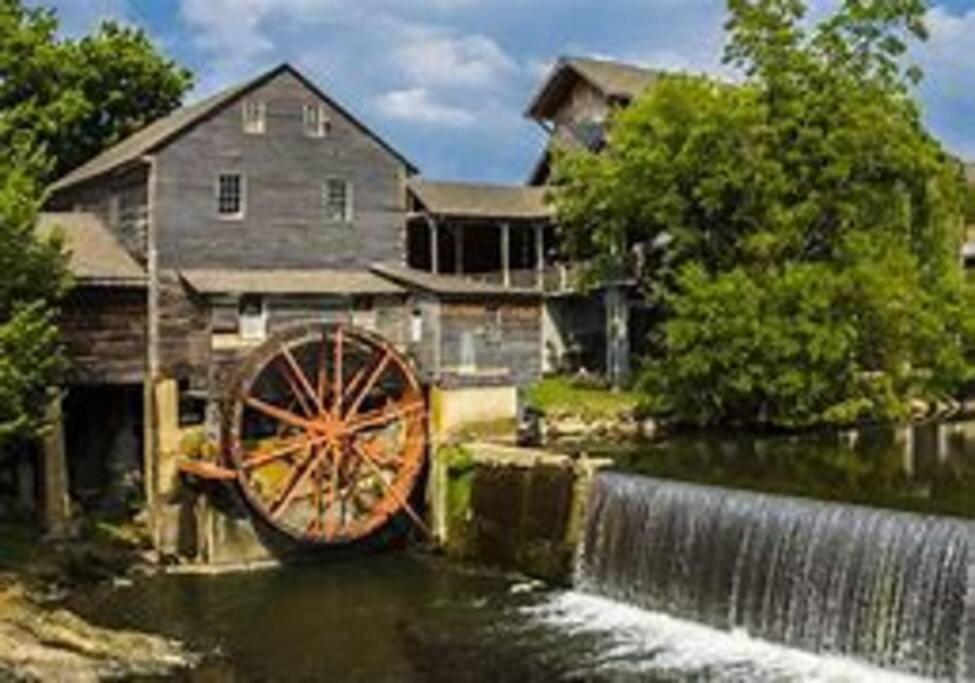 1 Mi To Dollywood Mins To All Attractions & Gsmnp Sevierville Ngoại thất bức ảnh