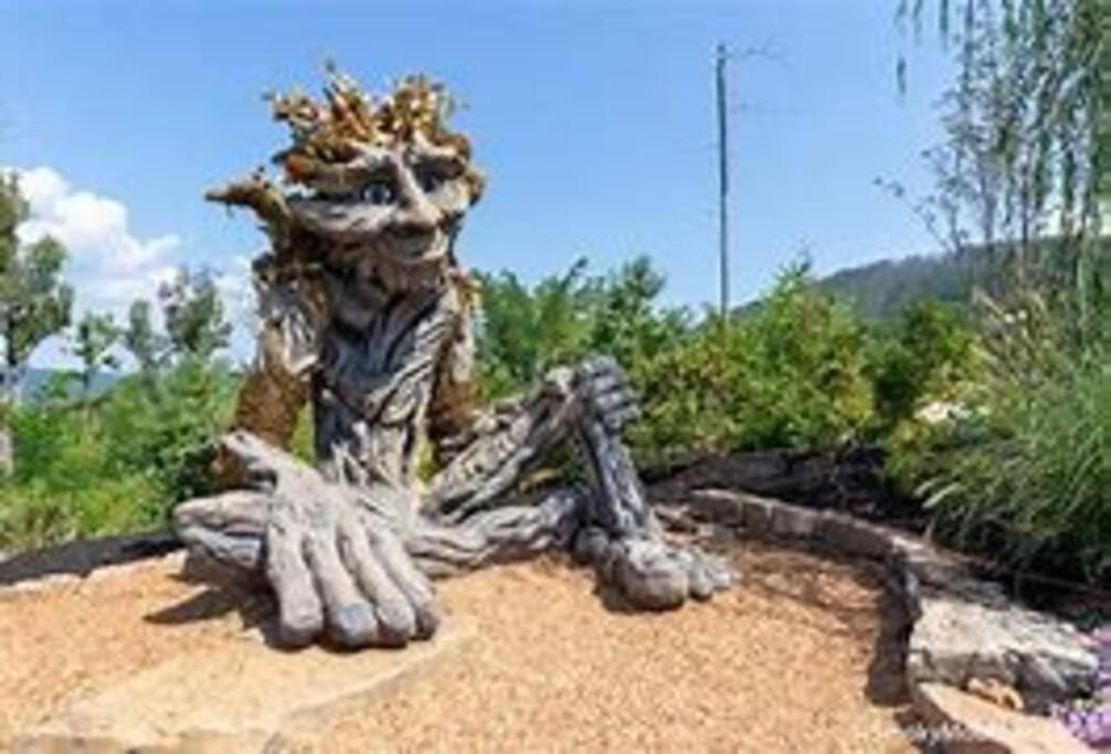 1 Mi To Dollywood Mins To All Attractions & Gsmnp Sevierville Ngoại thất bức ảnh